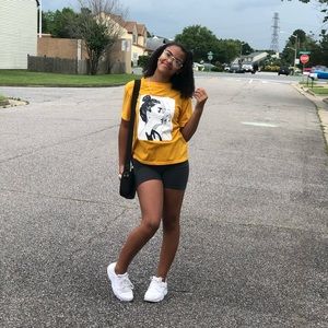 Meet your Posher, Ainaya